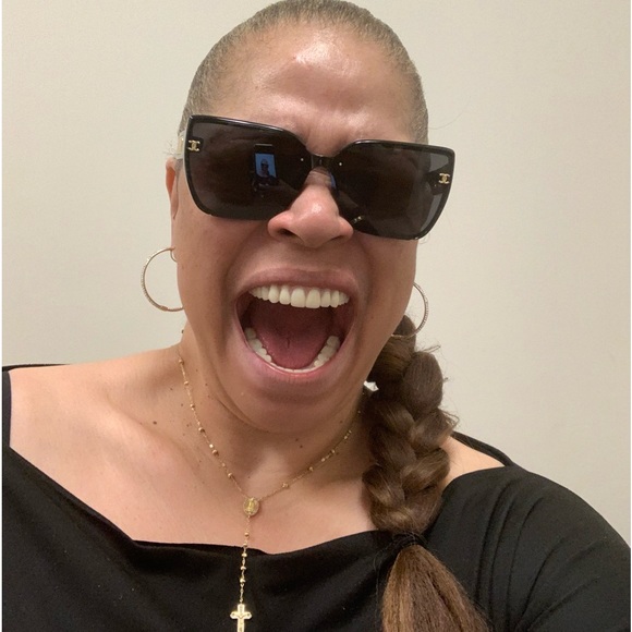 Meet your Posher, Sophia - Picture 4 of 5